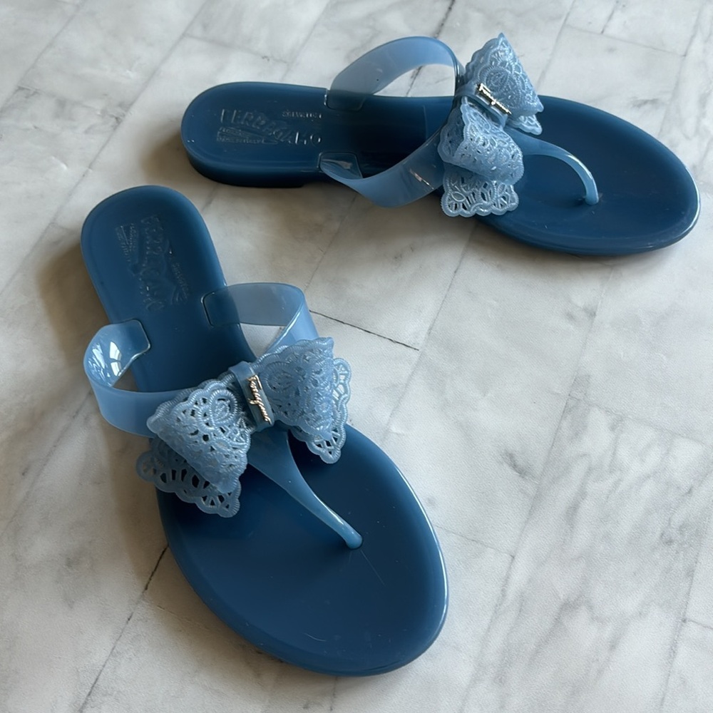 Salvatore Ferragamo Pandy Bow Jelly Thong Sandals - Picture 8 of 15